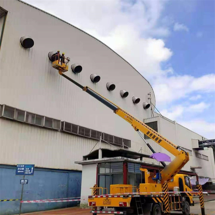 彭州高空作业车出租服务：专业广告牌安装解决方案